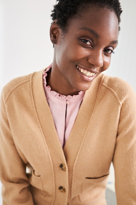 BOBBY V-NECK CARDIGAN LIGHT TAN 4