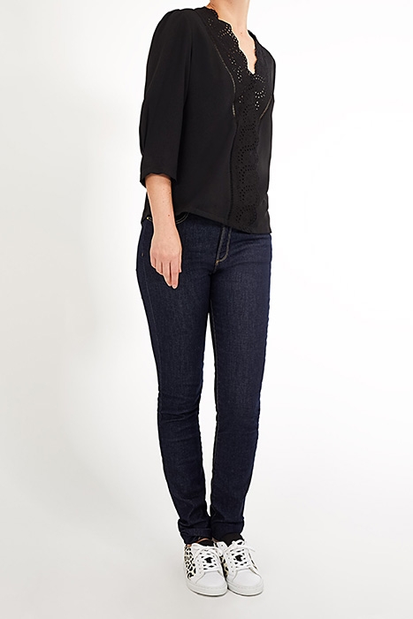 BLACK EYELET EMBROIDERY V-NECK TOP 3