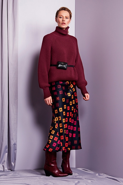 CLAIRE TETRIS SKIRT BLACK 2